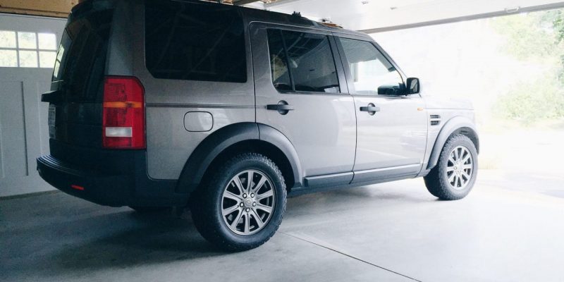 michael-browning-8PPt_lvtcm4-unsplash Grey Truck in Concrete-poured driveway